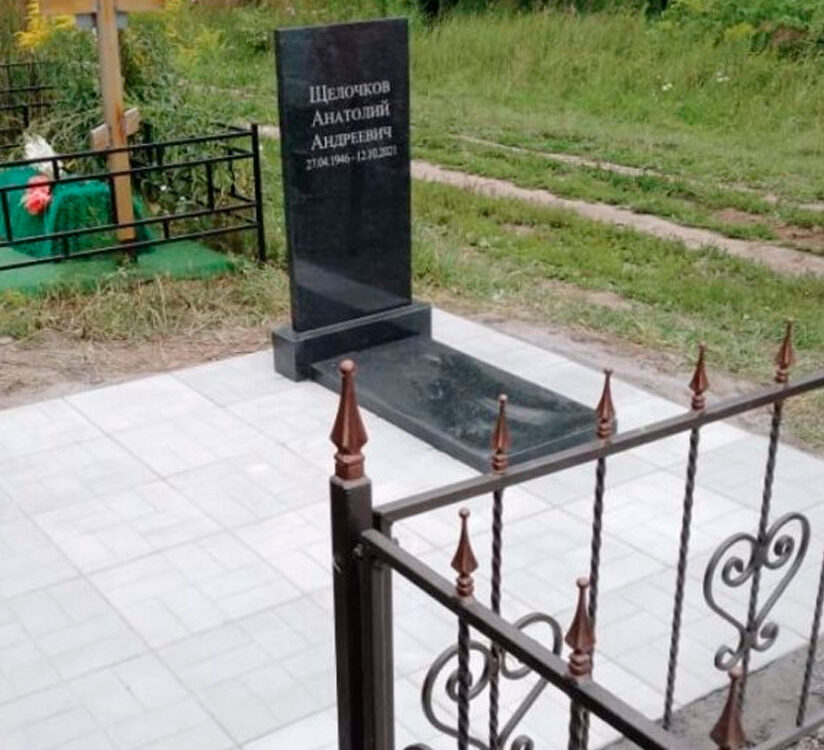 Красивый памятник в минималистичном стилеальный памятник 22