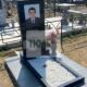 Строгий памятник с ярким цветным портретом